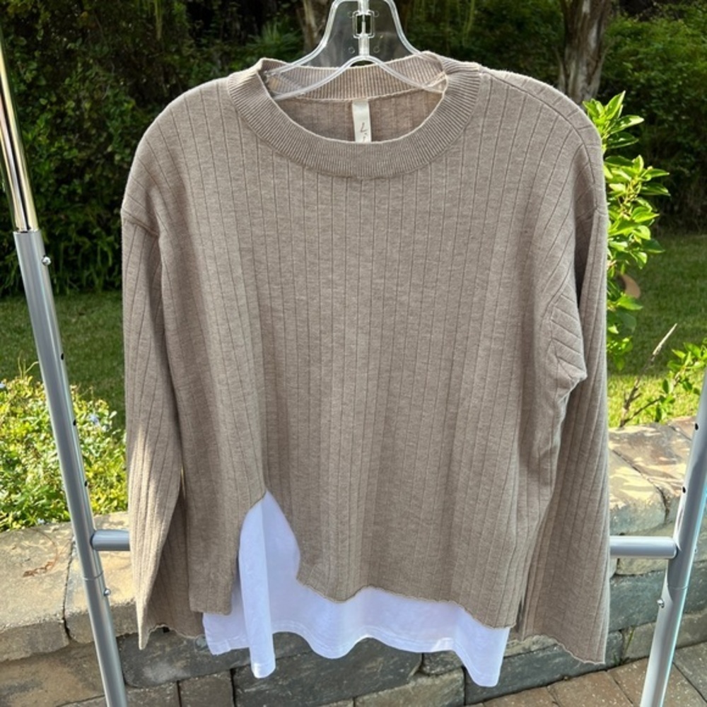 Ljve Italian sweater blazer with tee with cashmere feeling size M in beige color